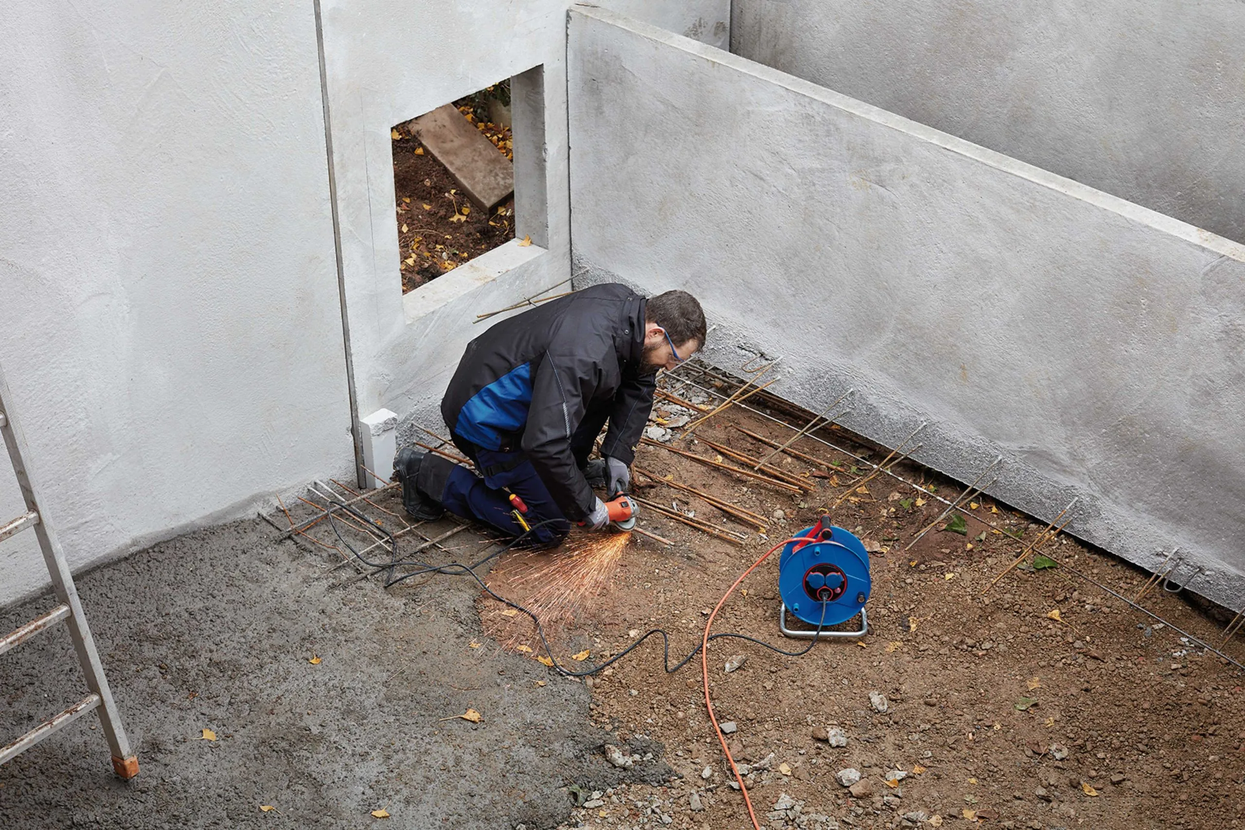 Brennenstuhl 1208940 Garant Bretec IP44 Cable Reel 25m AT-N07V3-F 3G1,5 4 Brennenstuhl 1208940 Garant Bretec IP44 Cable Reel 25m AT-N07V3-F 3G1,5 – Image 2