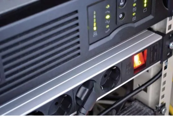 Brennenstuhl 1390007018 Premium-Line Technology 8 Voies 2m H05VV-F 3G1.5 + Interrupteur 19". 5 Brennenstuhl 1390007018 Premium-Line Technology 8 Voies 2m H05VV-F 3G1.5 + Interrupteur 19". – Image 3