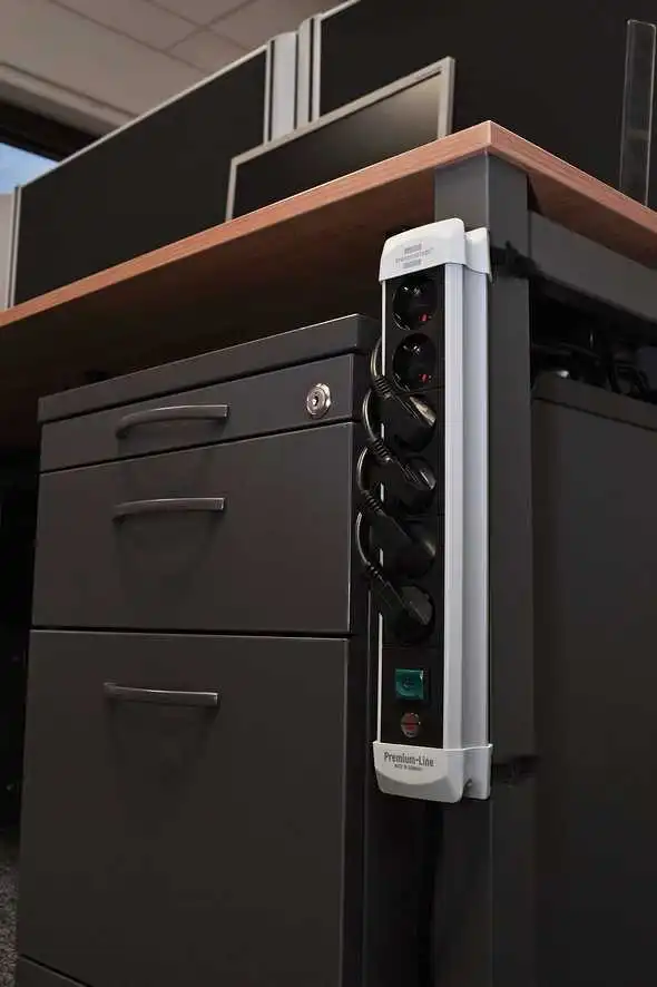 Brennenstuhl 1951540101 Premium-Line Prise Multiple 4 Voies Noir/gris Clair 5m H05VV-F 3G1,5 3 Brennenstuhl 1951540101 Premium-Line Prise Multiple 4 Voies Noir/gris Clair 5m H05VV-F 3G1,5