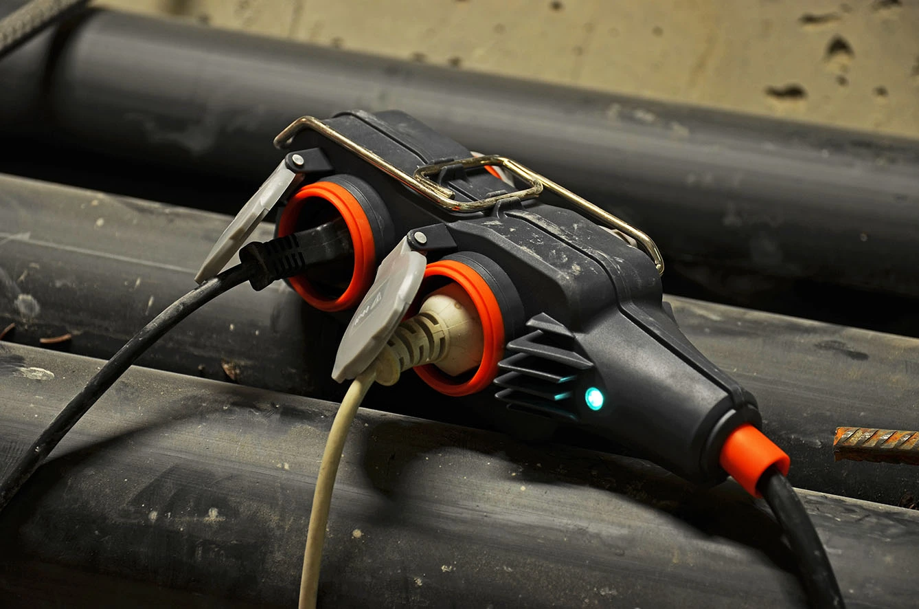 Brennenstuhl ProfessionalLINE 9161150160 Powerblock Avec Câble D'extension IP54 4x 15 M Noir H07RN-F 3G1,5 6 Brennenstuhl ProfessionalLINE 9161150160 Powerblock Avec Câble D'extension IP54 4x 15 M Noir H07RN-F 3G1,5 – Image 4