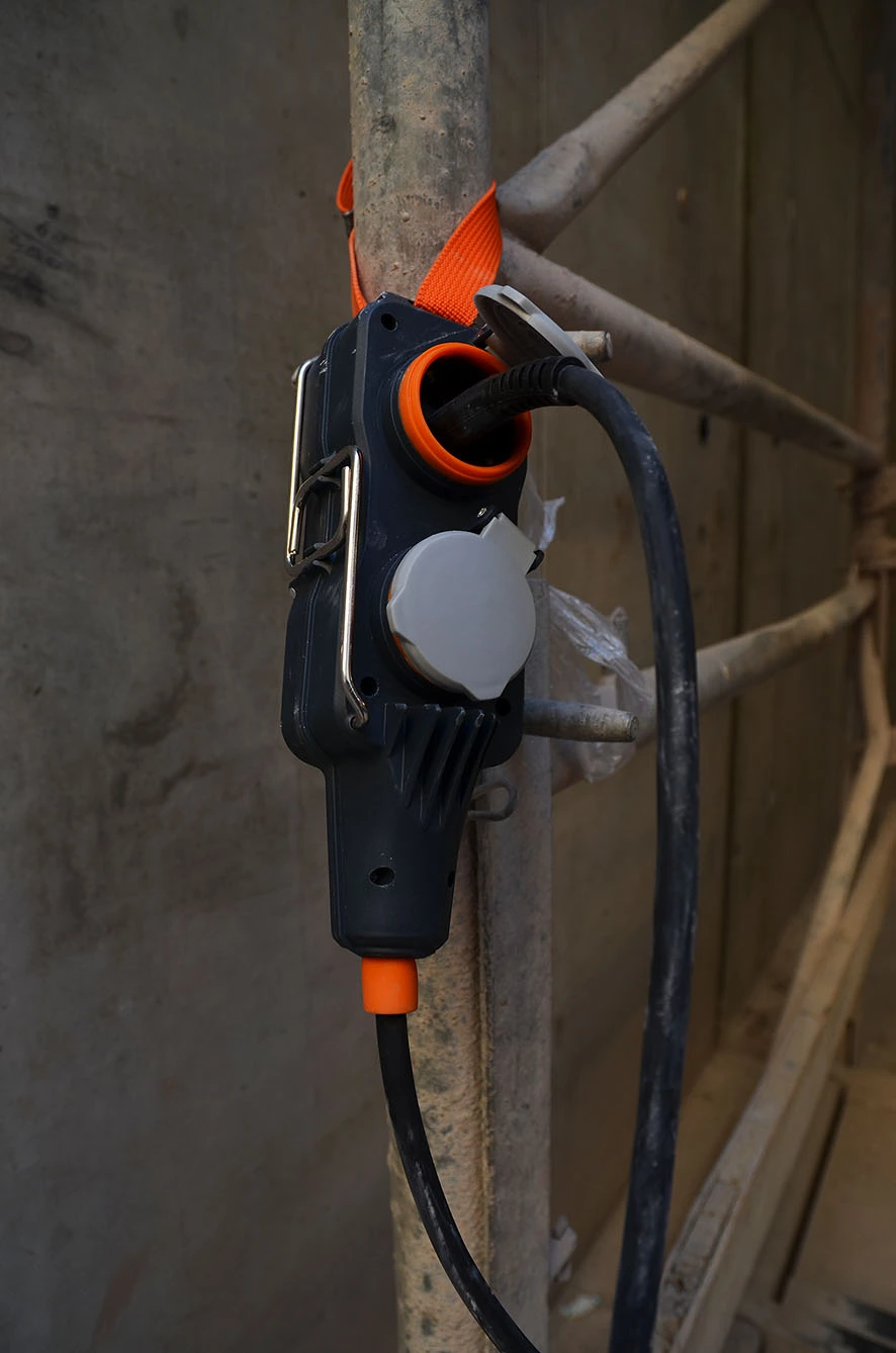 Brennenstuhl ProfessionalLINE 9161250160 Powerblock Avec Câble D'extension IP54 4x 25 M Noir H07RN-F 3G1,5 3 Brennenstuhl ProfessionalLINE 9161250160 Powerblock Avec Câble D'extension IP54 4x 25 M Noir H07RN-F 3G1,5