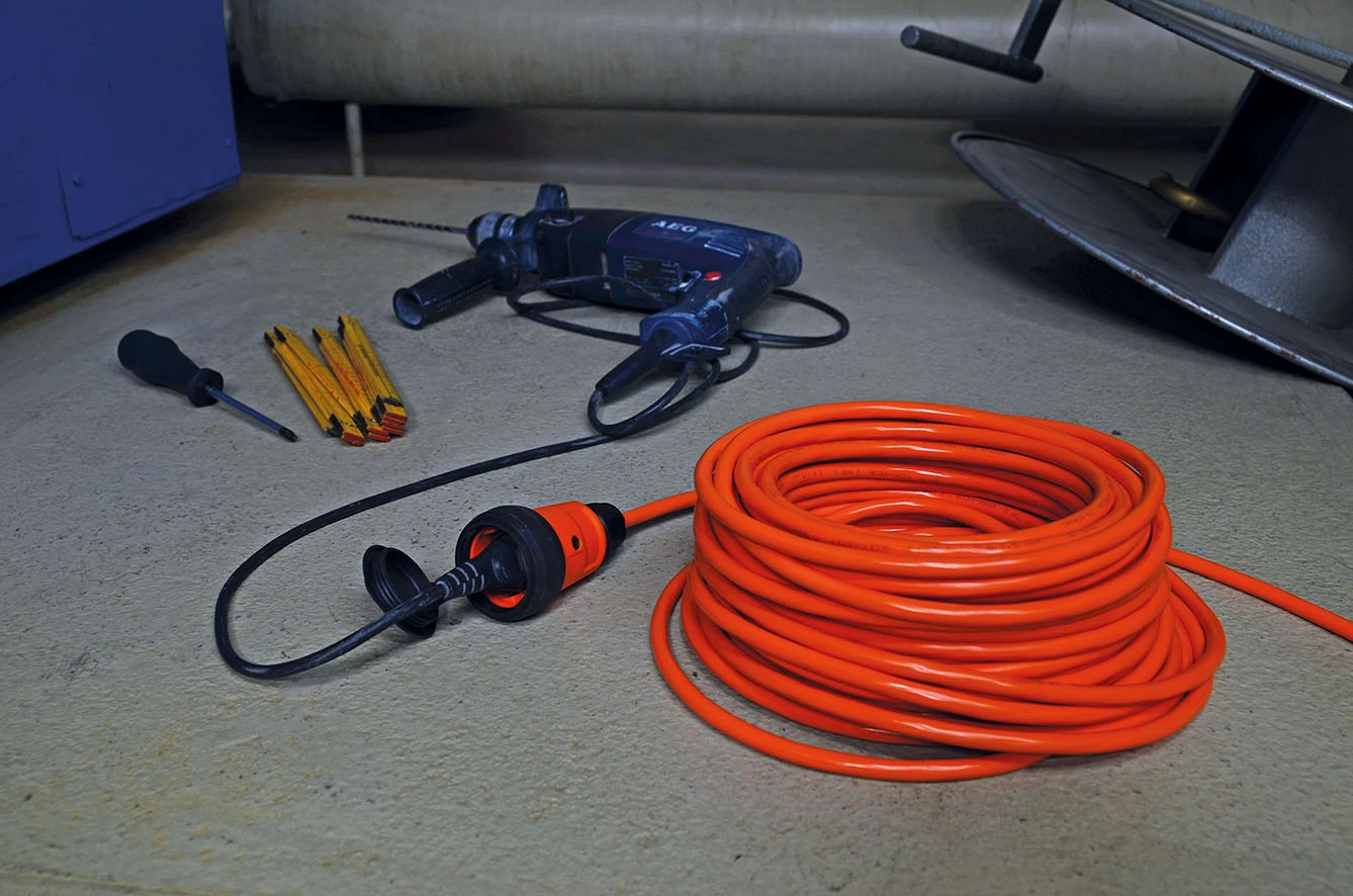 Brennenstuhl ProfessionalLINE 9161250200 Câble D'extension IP44 25m Orange H07BQ-F 3G1,5 3 Brennenstuhl ProfessionalLINE 9161250200 Câble D'extension IP44 25m Orange H07BQ-F 3G1,5