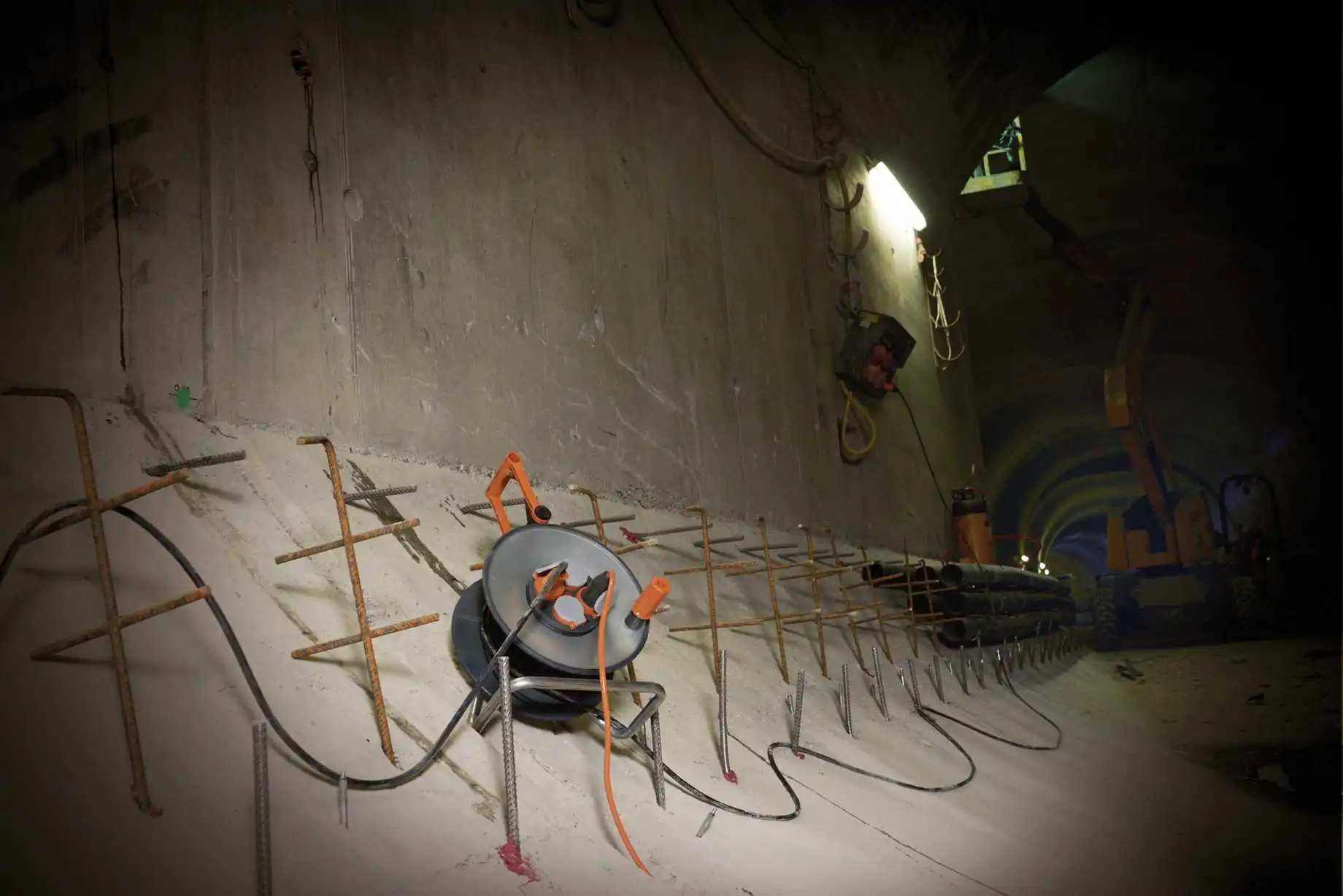 Brennenstuhl ProfessionalLINE 9192250100 ProfessionalLINE Enrouleur De Câble SteelCore IP44 25m H07RN-F 3G2,5 4 Brennenstuhl ProfessionalLINE 9192250100 ProfessionalLINE Enrouleur De Câble SteelCore IP44 25m H07RN-F 3G2,5 – Image 2