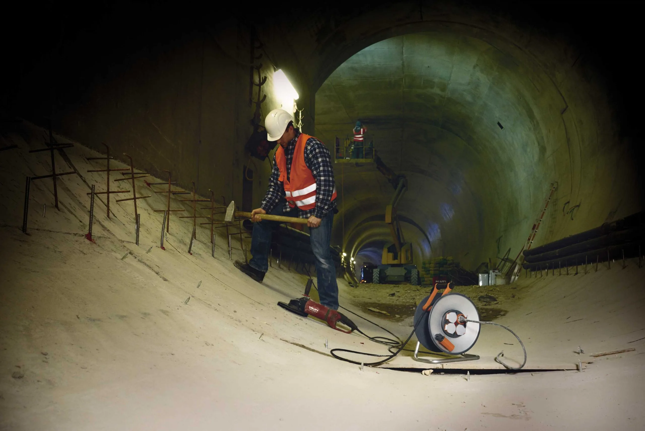 Brennenstuhl ProfessionalLINE 9192250100 ProfessionalLINE Enrouleur De Câble SteelCore IP44 25m H07RN-F 3G2,5 6 Brennenstuhl ProfessionalLINE 9192250100 ProfessionalLINE Enrouleur De Câble SteelCore IP44 25m H07RN-F 3G2,5 – Image 4