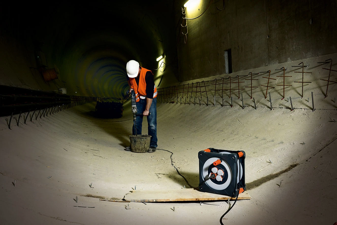 Brennenstuhl ProfessionalLINE 9201500200 Enrouleur De Câble BQ IP44 50m H07BQ-F 3G1,5 4 Brennenstuhl ProfessionalLINE 9201500200 Enrouleur De Câble BQ IP44 50m H07BQ-F 3G1,5 – Image 2